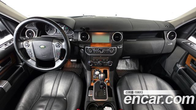 Land Rover Discovery 2010 — photo 10