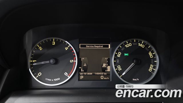 Land Rover Discovery 2010 — photo 11
