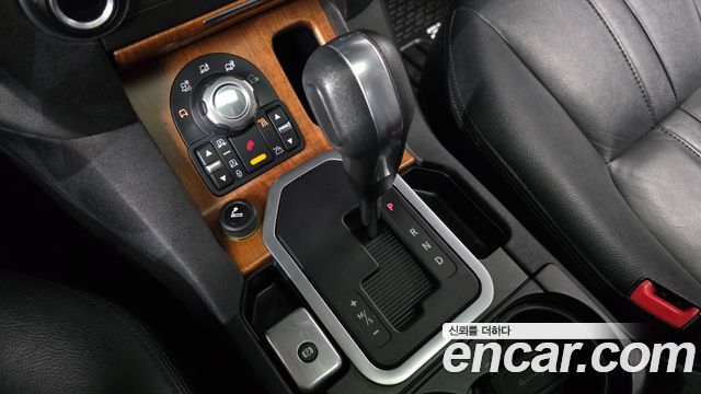 Land Rover Discovery 2010 — photo 12