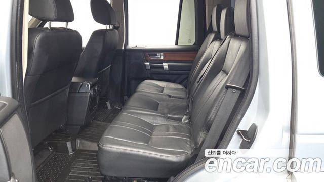 Land Rover Discovery 2010 — photo 17