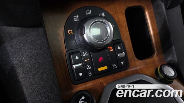 Land Rover Discovery 2010 — photo 18