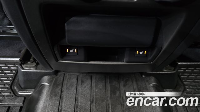 Land Rover Discovery 2010 — photo 19