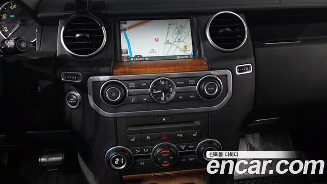 Land Rover Discovery 2010 — photo 21
