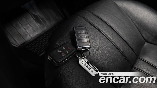 Land Rover Discovery 2010 — photo 24