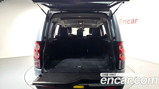 Land Rover Discovery 2010 — photo 27