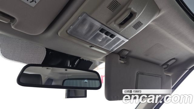 Land Rover Discovery 2010 — photo 29