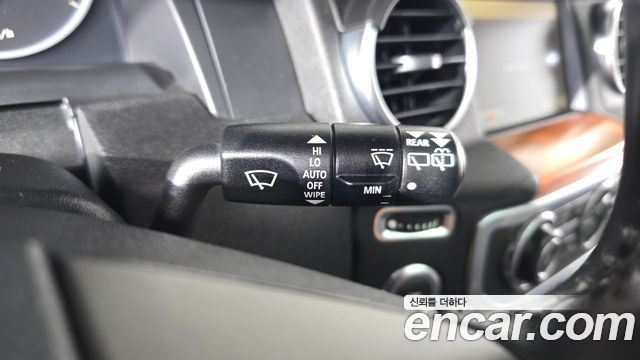 Land Rover Discovery 2010 — photo 32