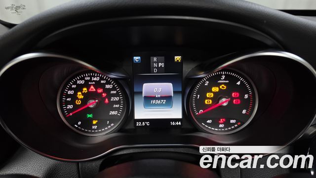Mercedes-Benz C-Class 2017 — photo 11