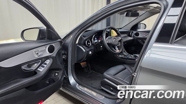 Mercedes-Benz C-Class 2017 — photo 13