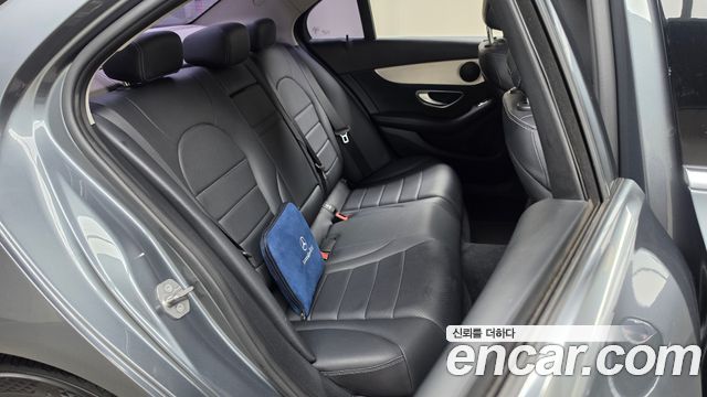 Mercedes-Benz C-Class 2017 — photo 18
