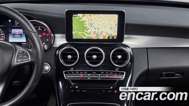 Mercedes-Benz C-Class 2017 — photo 21