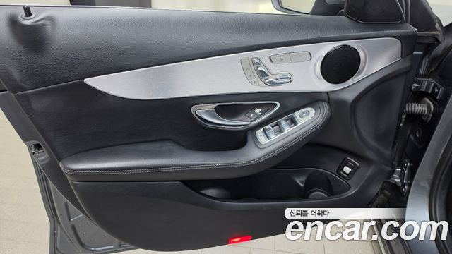 Mercedes-Benz C-Class 2017 — photo 14