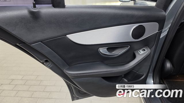 Mercedes-Benz C-Class 2017 — photo 15