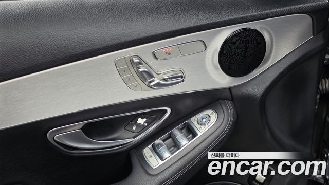Mercedes-Benz C-Class 2017 — photo 28