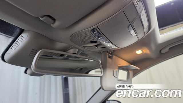 Mercedes-Benz C-Class 2017 — photo 30
