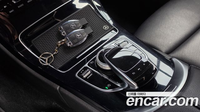 Mercedes-Benz C-Class 2017 — photo 32