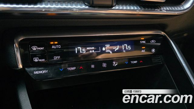 Kia K5 2023 — photo 17