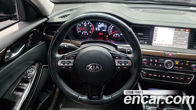 Kia K7 2018 — photo 13