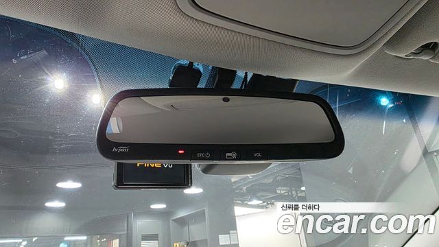 Kia K7 2018 — photo 17