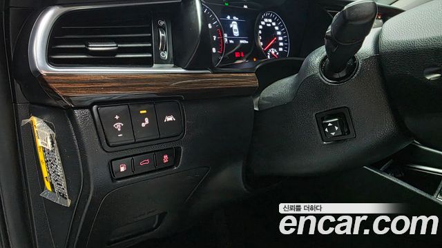 Kia K7 2018 — photo 18