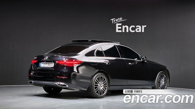 Mercedes-Benz C-Class 2023 — photo 2