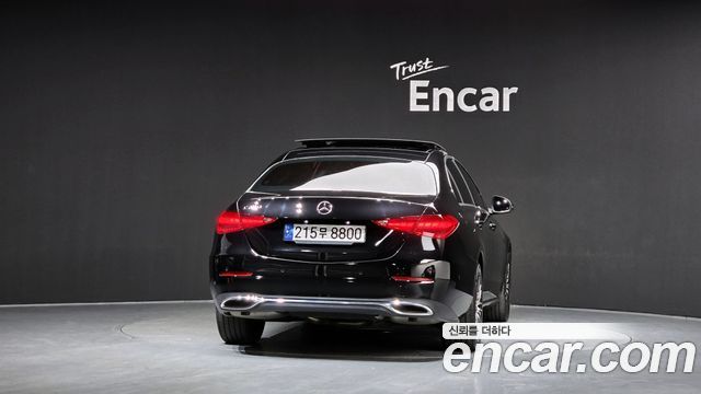 Mercedes-Benz C-Class 2023 — photo 4