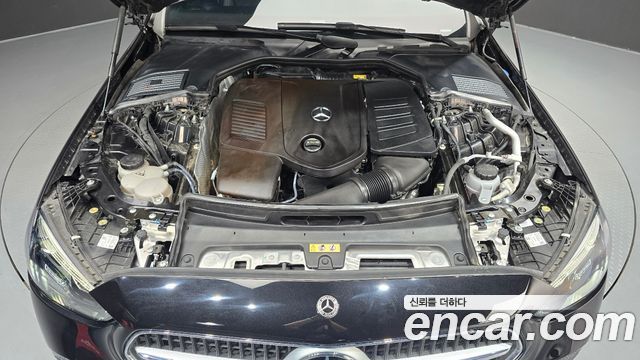 Mercedes-Benz C-Class 2023 — photo 6