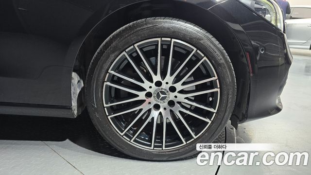 Mercedes-Benz C-Class 2023 — photo 7