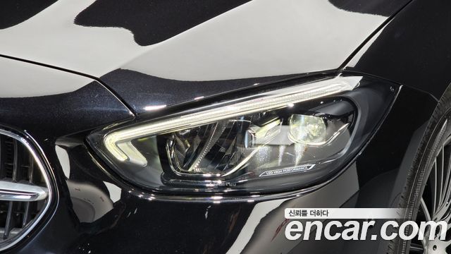 Mercedes-Benz C-Class 2023 — photo 8