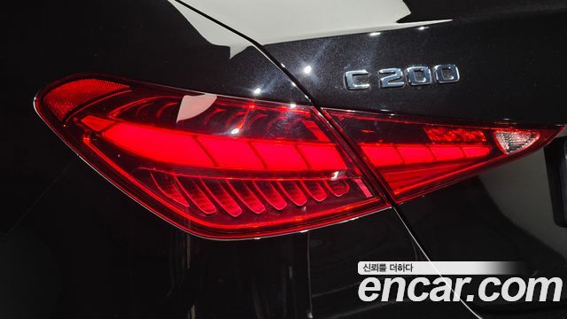 Mercedes-Benz C-Class 2023 — photo 9