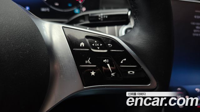 Mercedes-Benz C-Class 2023 — photo 28
