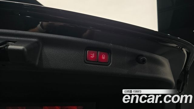 Mercedes-Benz C-Class 2023 — photo 34
