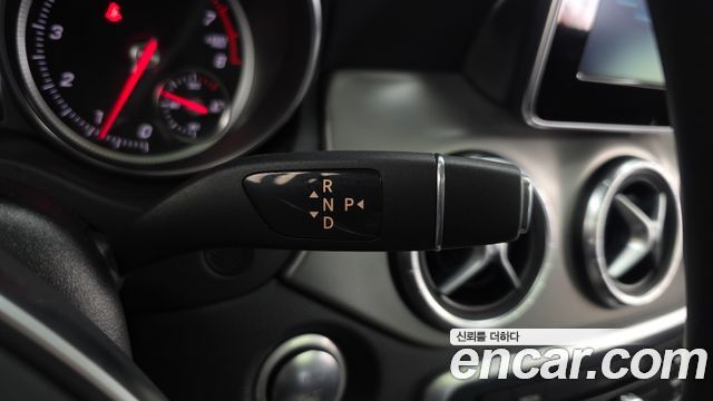 Mercedes-Benz CLA-Class 2018 — photo 9