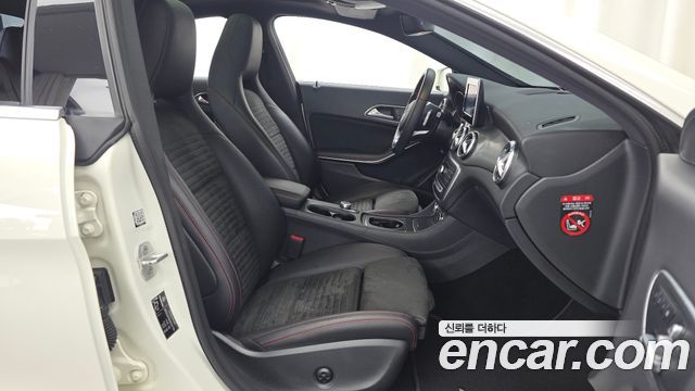 Mercedes-Benz CLA-Class 2018 — photo 11