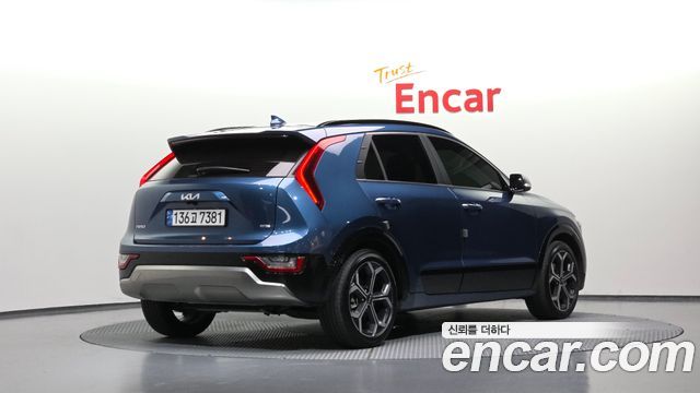 Kia Niro 2022 — photo 2