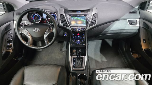 Hyundai AVANTE 2015 — photo 10