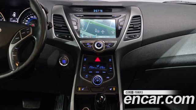 Hyundai AVANTE 2015 — photo 20