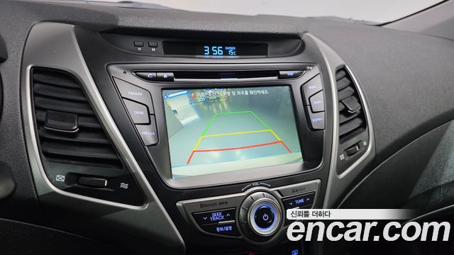 Hyundai AVANTE 2015 — photo 22