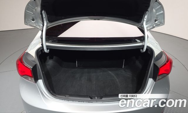 Hyundai AVANTE 2015 — photo 25