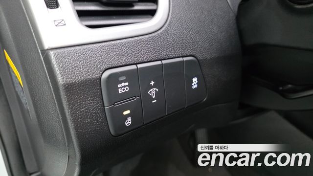 Hyundai AVANTE 2015 — photo 27