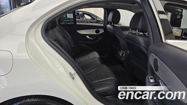 Mercedes-Benz C-Class 2016 — photo 12
