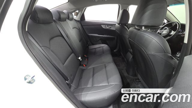 Kia K3 2022 — photo 12