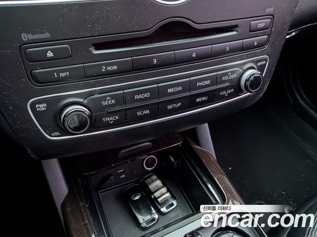 Kia K7 2016 — photo 17