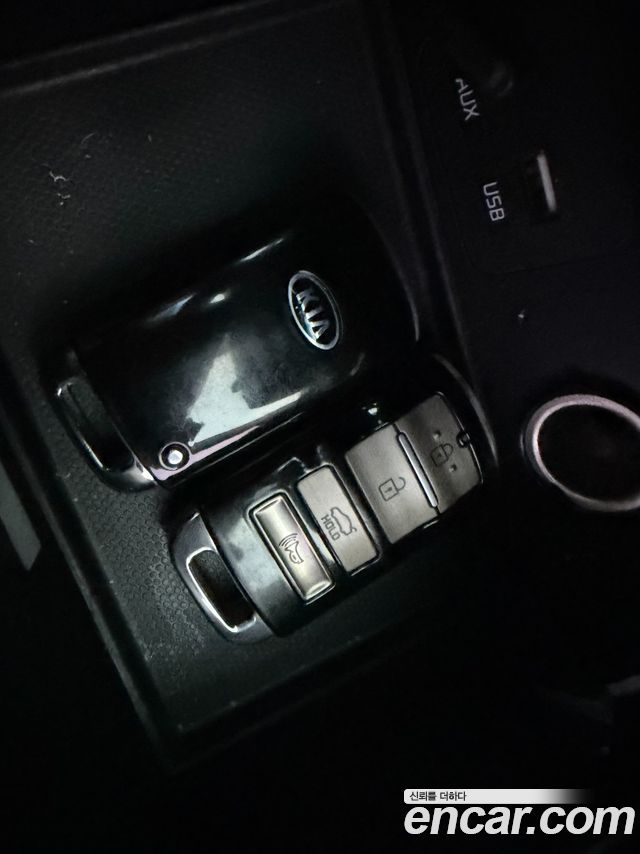 Kia K7 2016 — photo 20