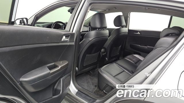 Kia Sportage 2022 — photo 16