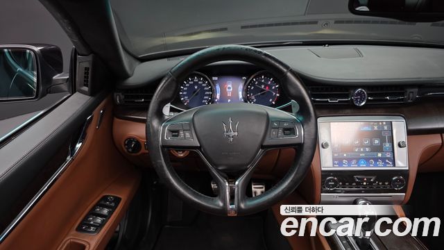 Maserati Quattroporte 2016 — photo 13