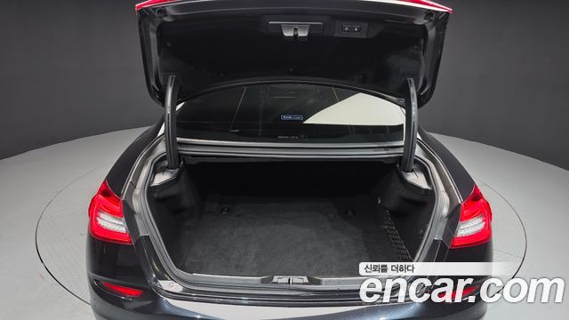Maserati Quattroporte 2016 — photo 20