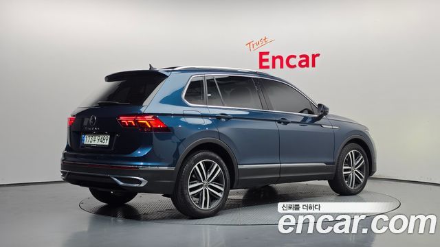 Volkswagen Tiguan 2022 — photo 2