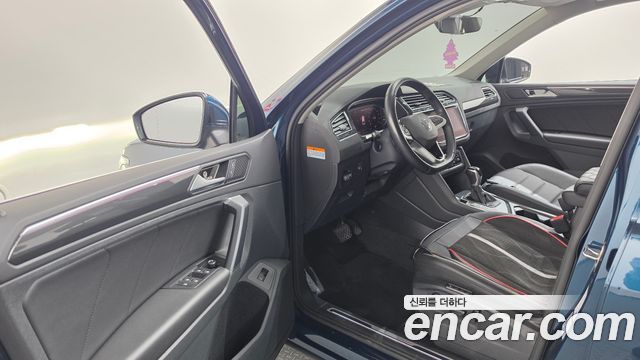 Volkswagen Tiguan 2022 — photo 13