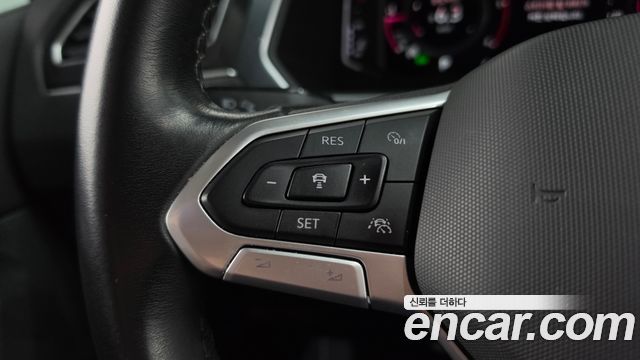 Volkswagen Tiguan 2022 — photo 22